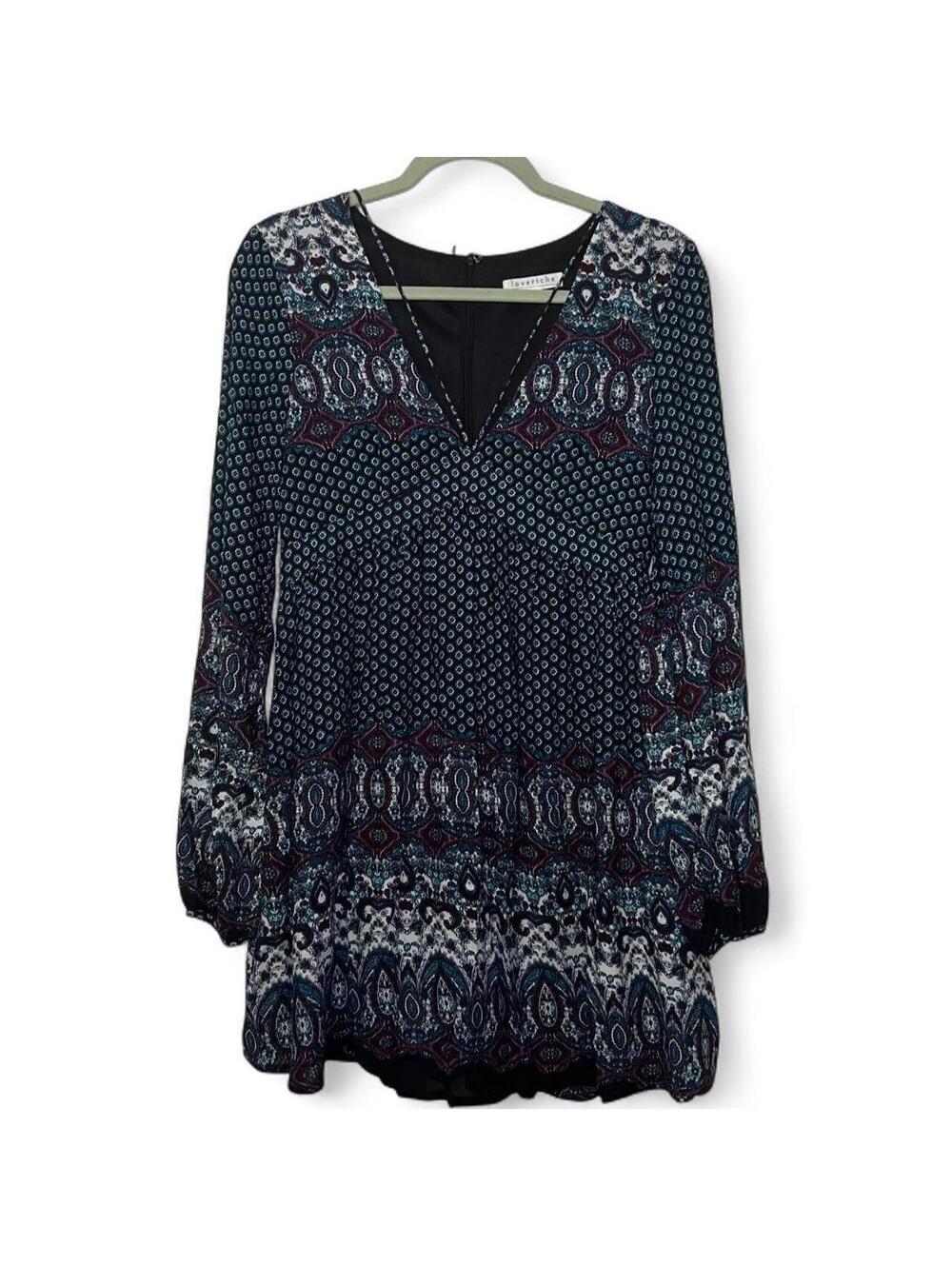 Loveriche paisley print dress with long sleeves and a V-neckline
